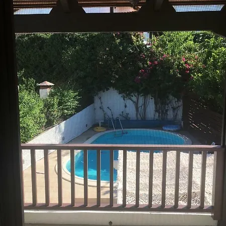 Christina With Private Pool In Saronida, Near Stunning Beaches, Athens Airport & Sounio